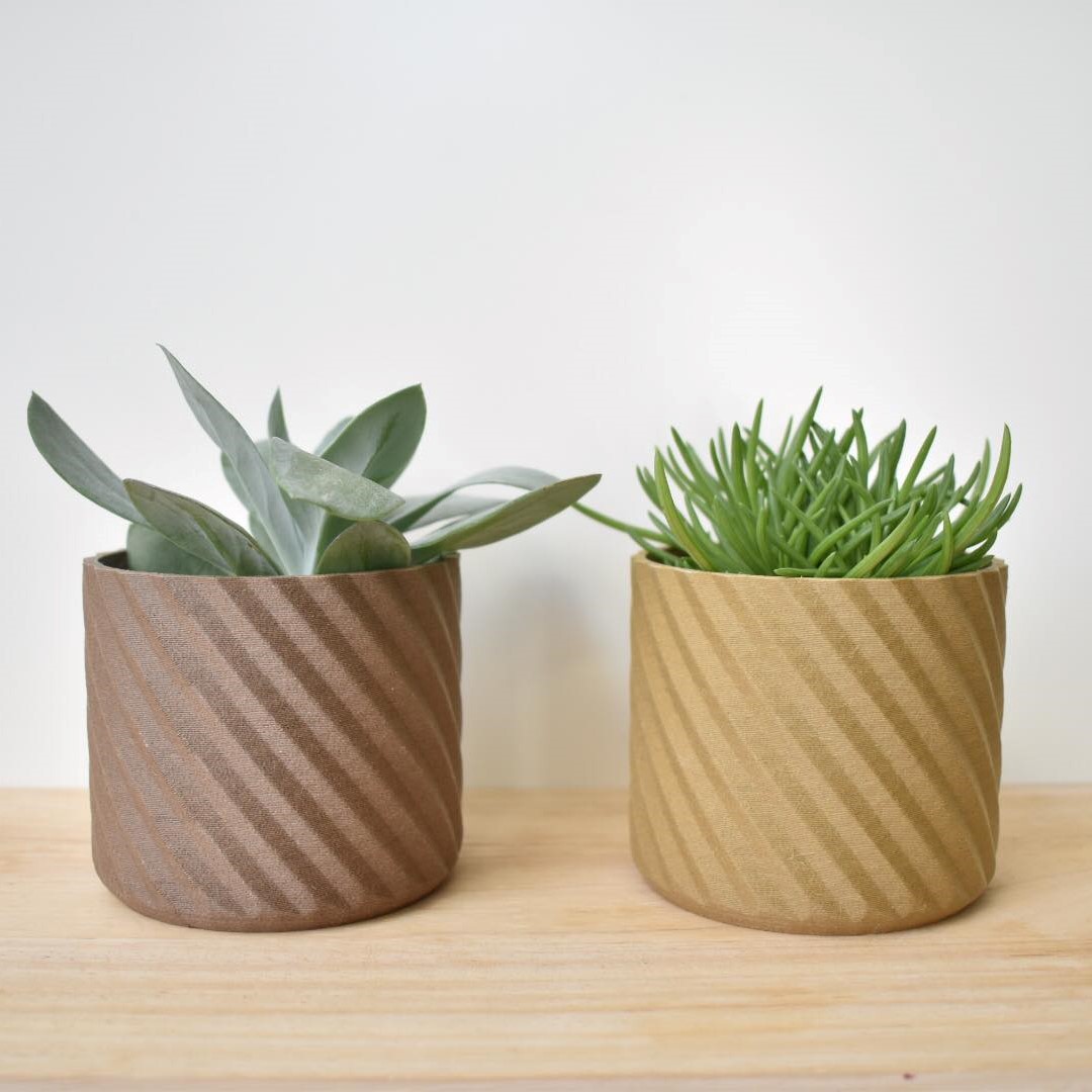 bloempotten bloempotje hout groen rood eik houtfilament woodfilament 3D 3Dprintable 3D-geprint 3D printing