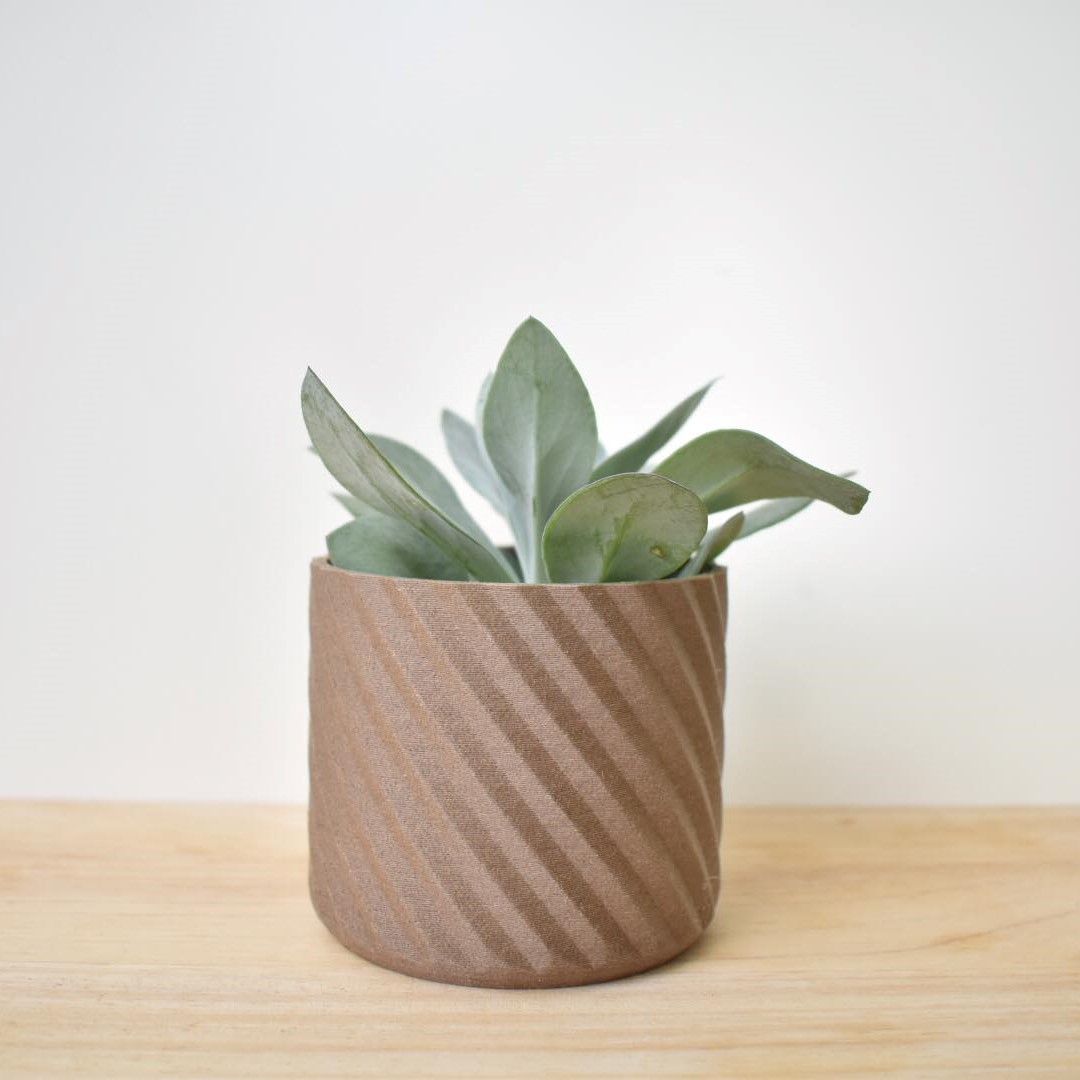 bloempotten bloempotje hout groen rood eik houtfilament woodfilament 3D 3Dprintable 3D-geprint 3D printing