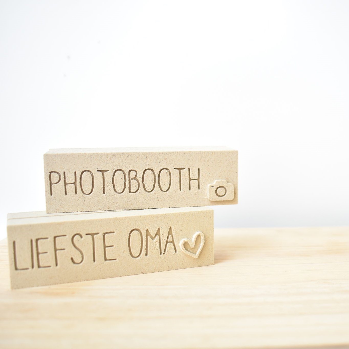 kaarthouder fotohouder woodfilament persoonlijk cadeau gepersonaliseerd photoholder foto kaartjes herinneringsplank woodies3D woodfilament 3D-printed